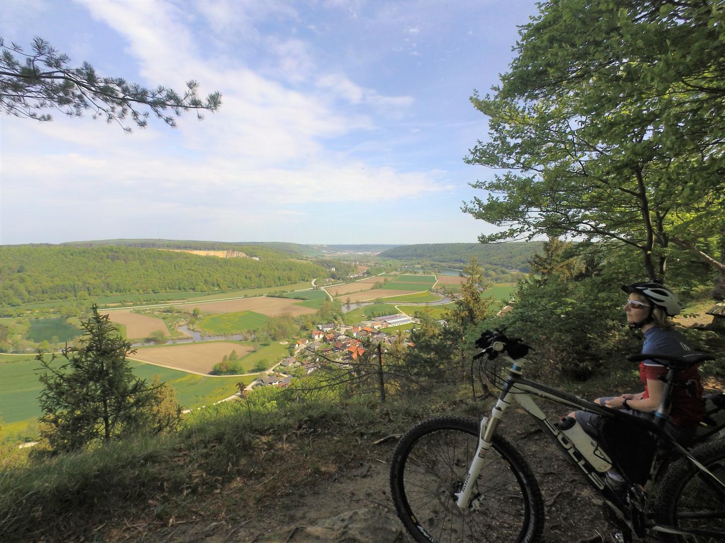 Fernblick über Unteremmendorf bis Beilngries